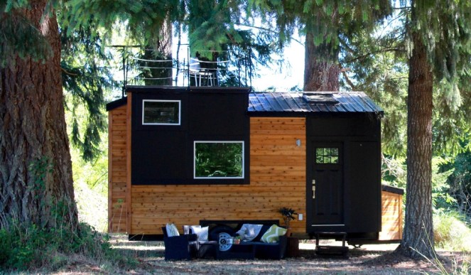Moderntinyhouse2.jpg